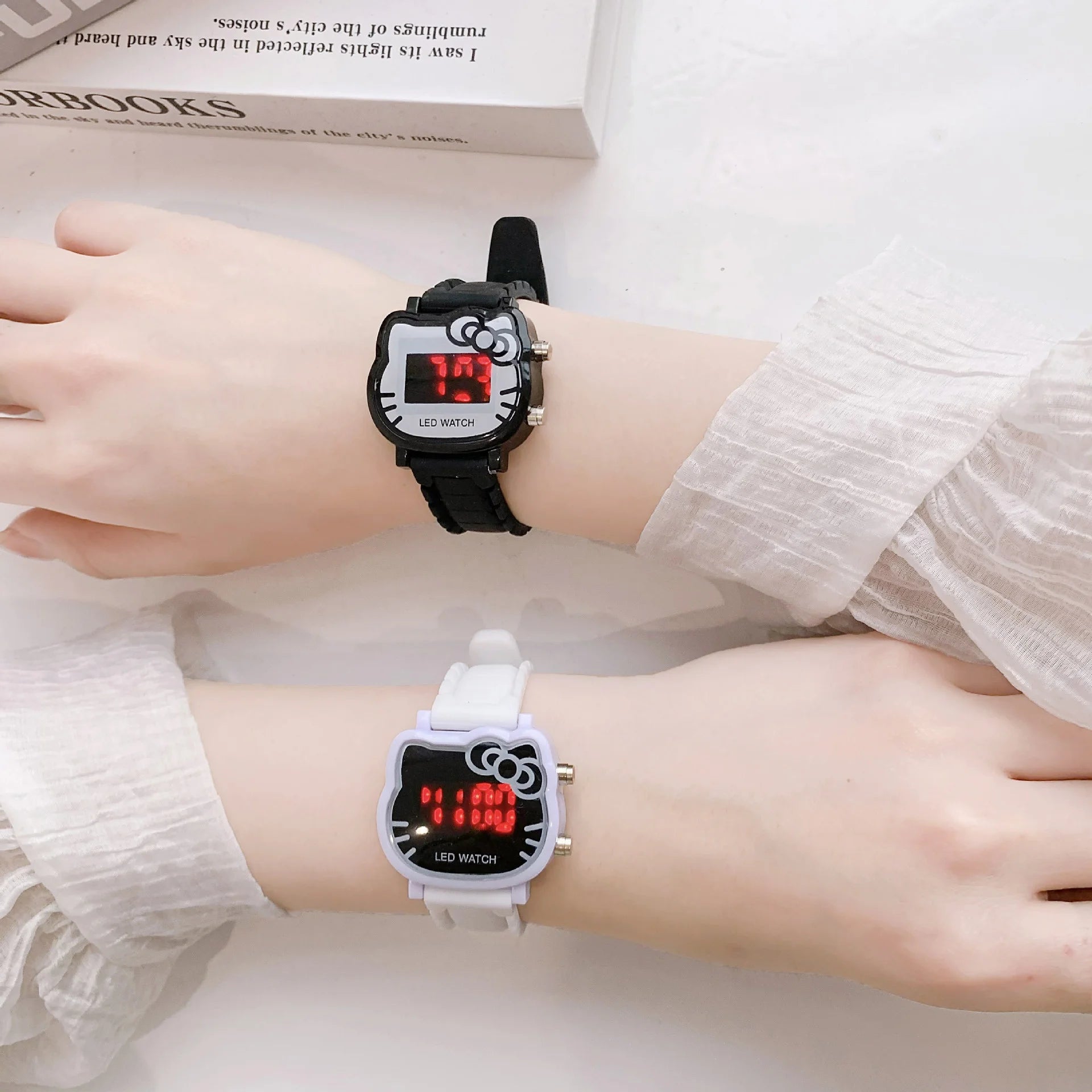 1pcs/set; Hot sale cute kt cat LED electronic watch silicone electronic children's watch female student watch